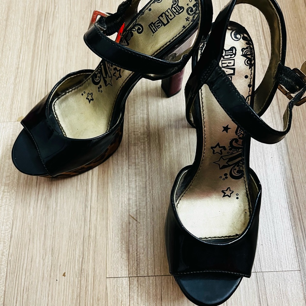 Brash Peep Toe Platform Block Heels Sandals - Picture 4 of 15